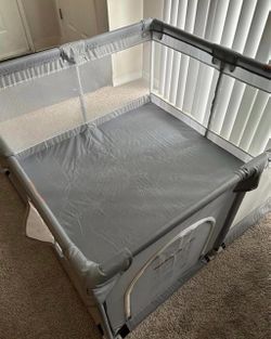 Playpen w Mat