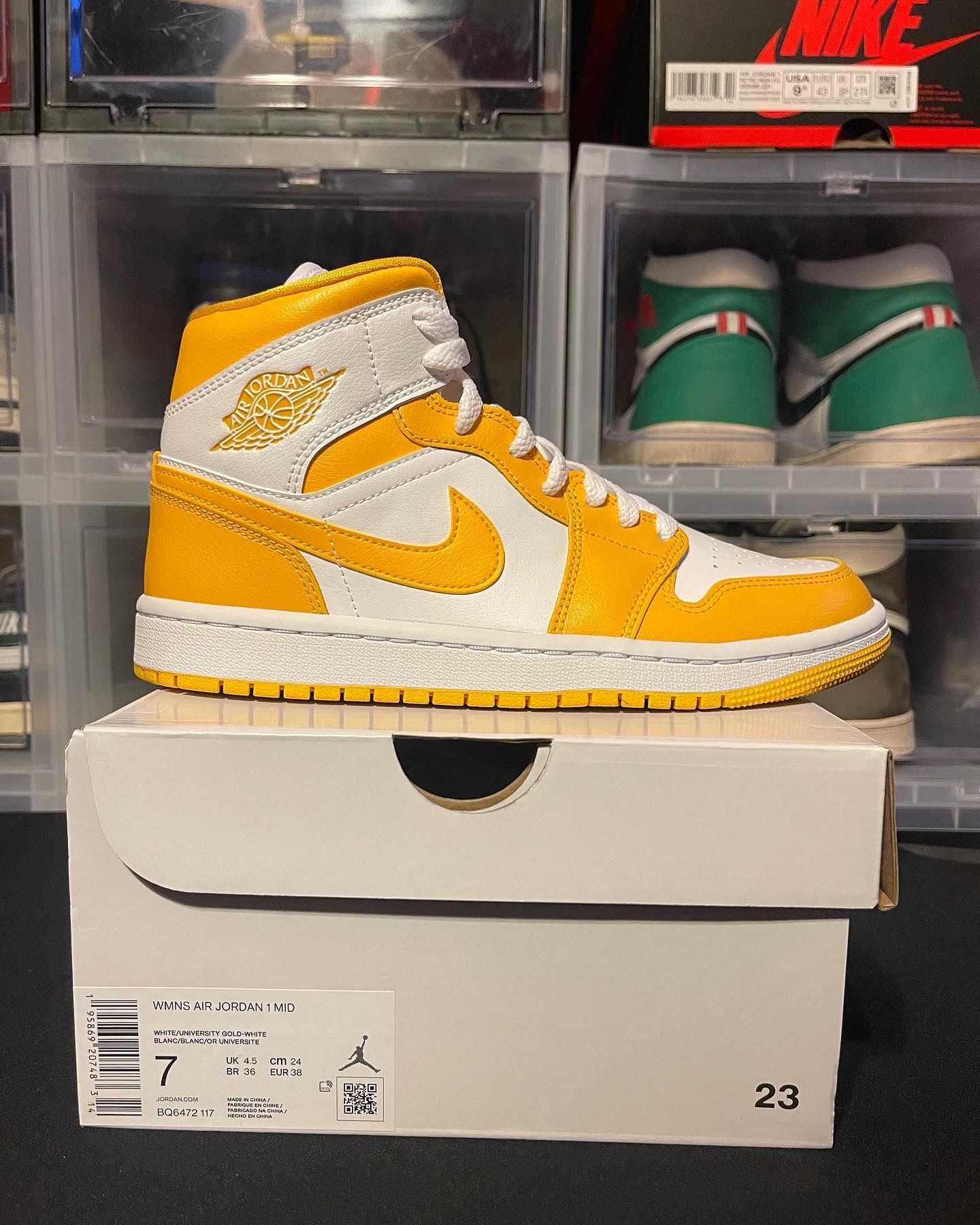 Air Jordan Mid “University Gold” Size 7W 8W