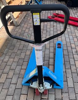 Rock-It Heavy Duty Pallet Jack (5500 lbs Capacity) - Like New!