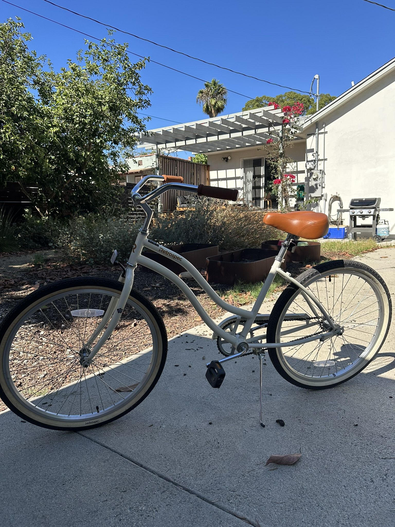 White Beach Cruiser In Great Condition 
