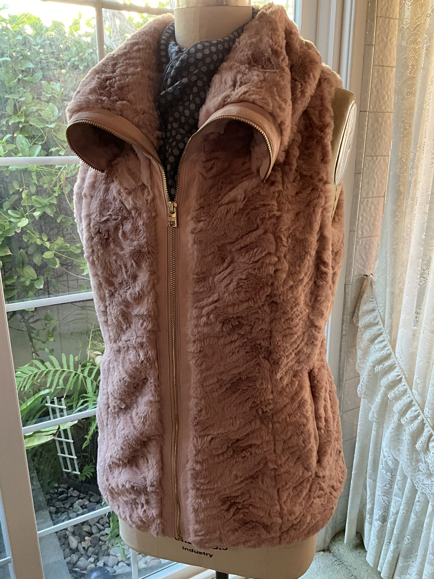 PINK FUR VEST - MARC JACOBS