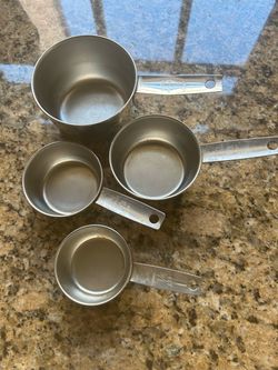 Set of Stainless Steel Measuring Cups
