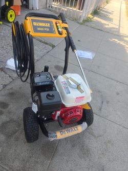 3600 dewalt power washe. Motor honda