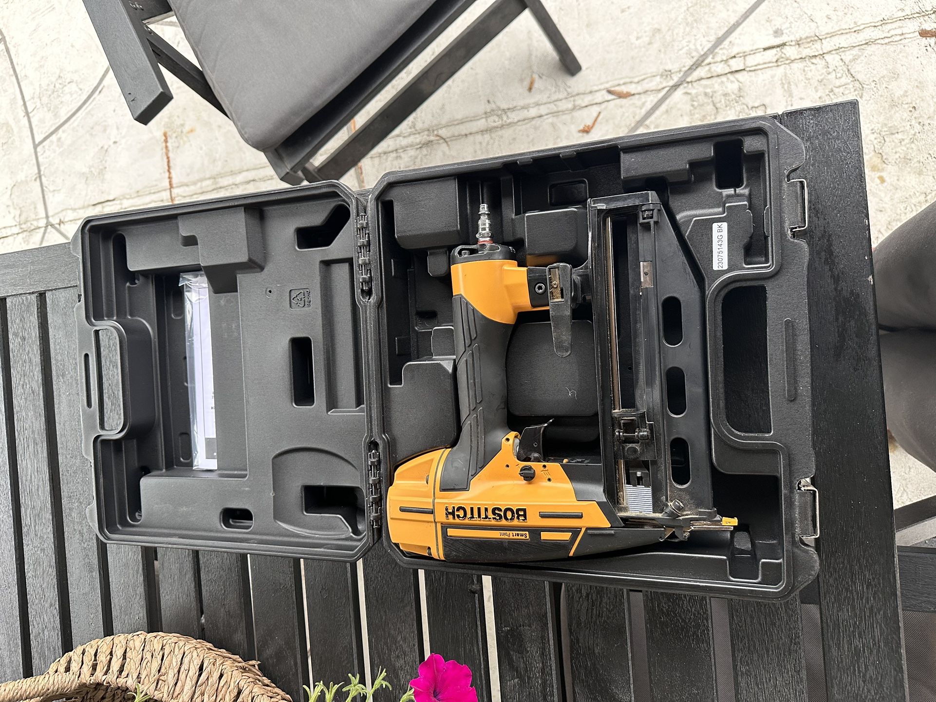 Bostitch 16GA Finish Nailer Kit - Pneumatic (Model BTFP71917)