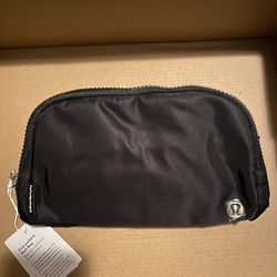 Lululemon fanny pack