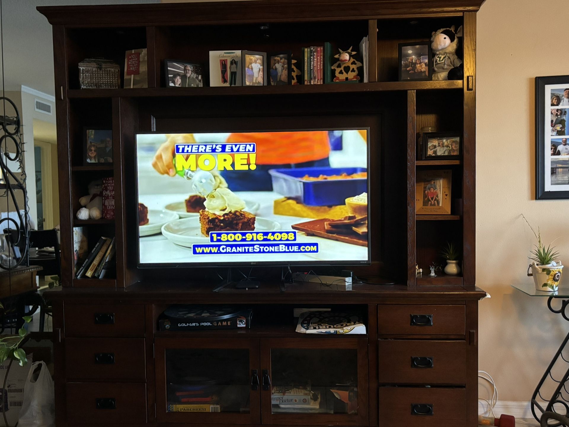 Entertainment center