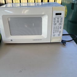 Yard Sale2/22/26 9 am- 1 pm  Oakland Park 