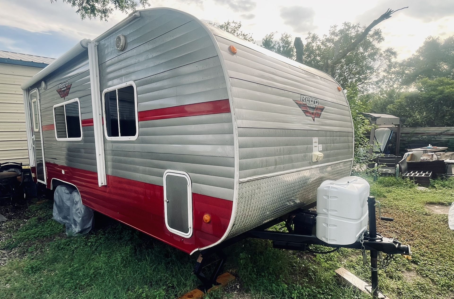 🛻 FOR SALE: 2018 Retro Camper – 24 ft