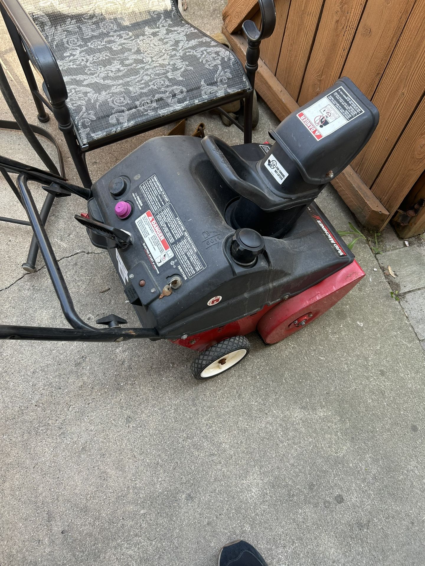 MTD Yard Machines Single-Stage (21") 5.5-HP Electric Start Snow Blower