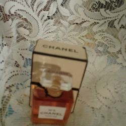 Chanel N. 5 Made In France 15 Ml ,.5 Oz Splash Vintage $ 125  Perfume