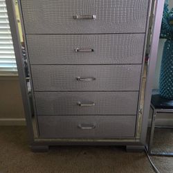 5 Drawer Chester Drawer