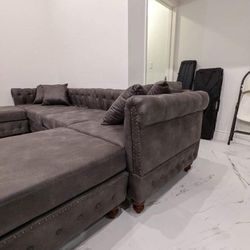New Sectional Couch! Free Delivery 🚚! Financing Available! 