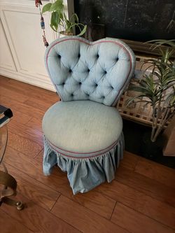 Vanity chair / decorative chair