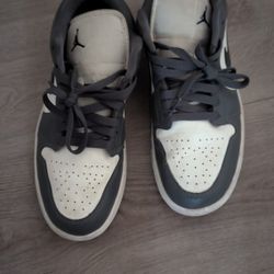 Men's Jordans 9.5