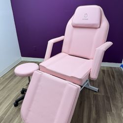 Tattoo chair And Stool 