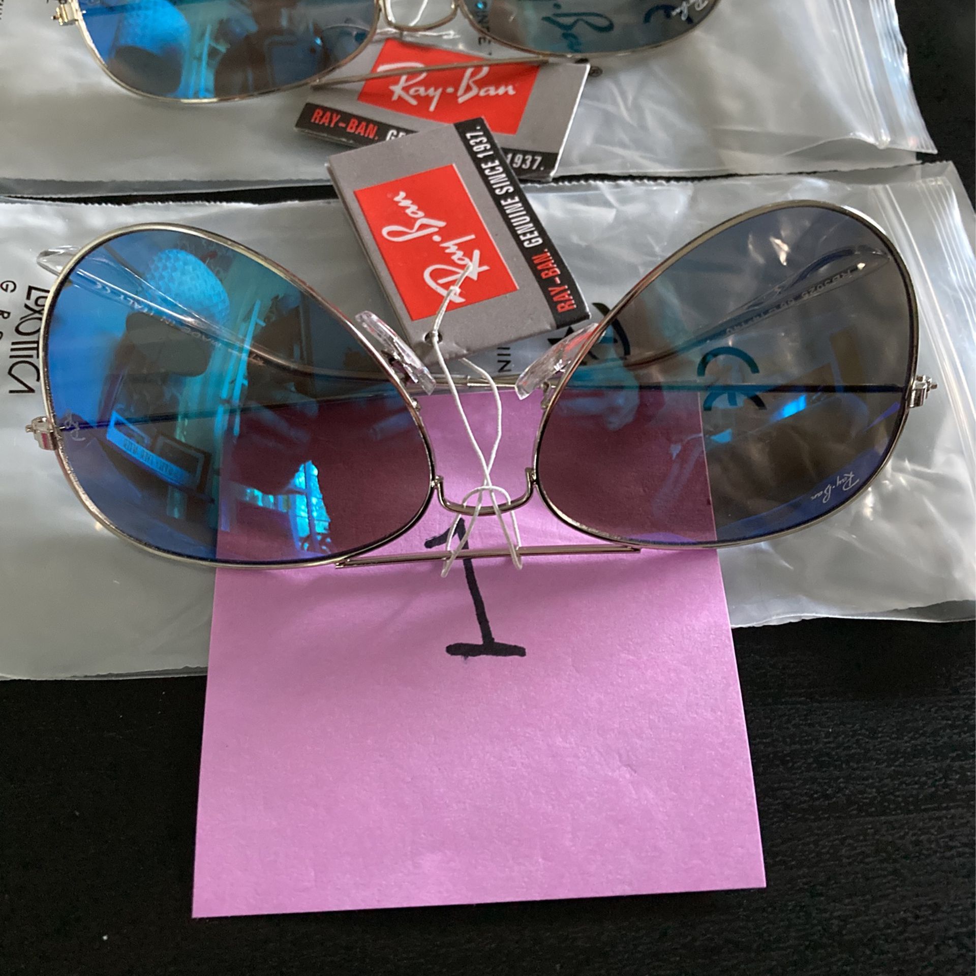 NWT Ray Ban Sunglasses / Women’s / Mirrored / Silver Frames / Gold Frames 