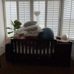 Crib With Changing Table And Drawers