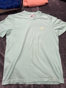 Adidas men’s size medium shirt light green