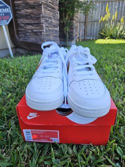 NIKE SHOES