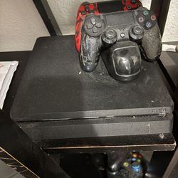 Ps4 Slim (4 Controllers)