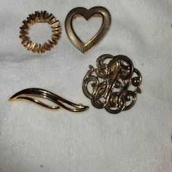 Set Of 4 Vintage Gold Brooches 