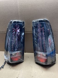 OT52 *Brand New* Fit 99-05 Silverado/Sierra LED Taillight Pair 
