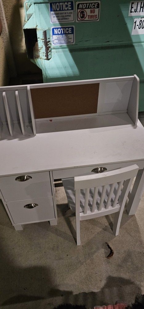 Kids Desk and Chair