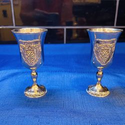 Beautiful Shiny Set Of 2 Kiddush/cordial Cups With Pretty Embossed Pattern  