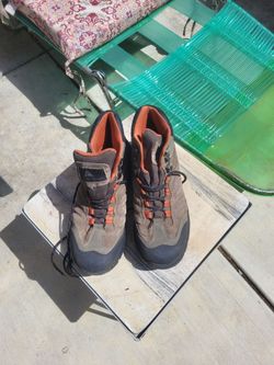 Men's Hiking Boots 9.5 brown and Orange