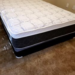 NEW QUEEN PILLOW TOP MATTRESS and BOX SPRING. Bed frame not included 👍