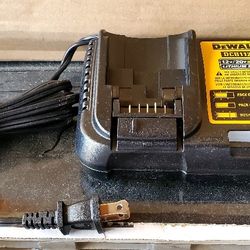 DeWalt DCB112 12v/20v MAX Lithium Ion Charger