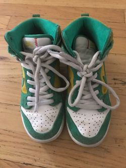 Boys Nike’s size 5.5