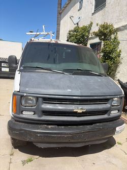 2000 Chevrolet Van!!