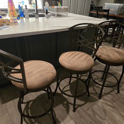 3 bar stools