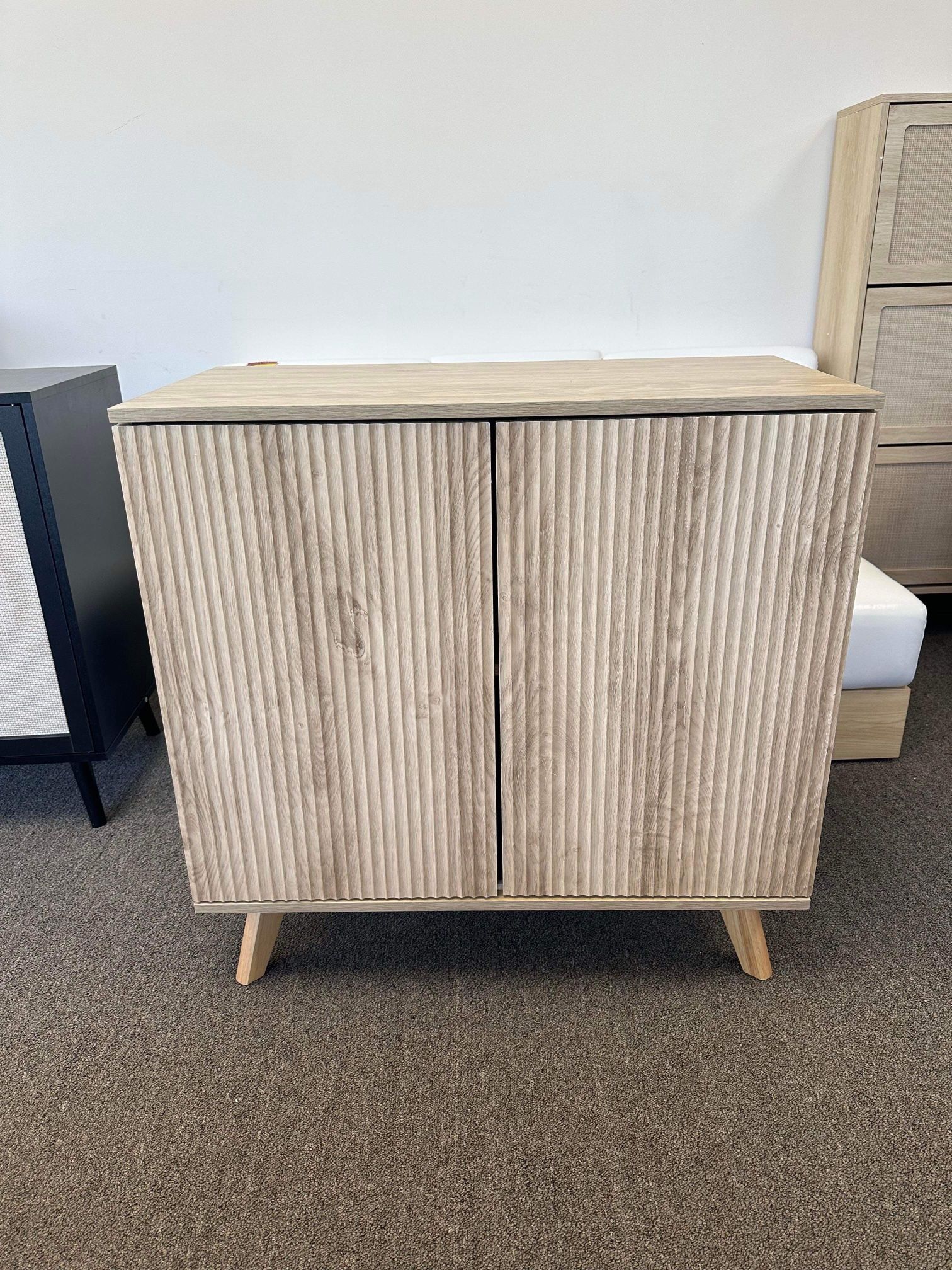 Modern Accent Buffet Cabinet with Adjustable Shelves, Freestanding Sideboard with Double Doors（small damage）