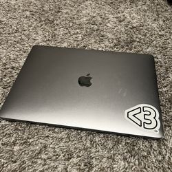 Apple MacBook Pro 13 inch 2017