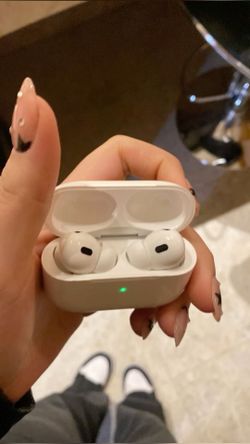 AirPods Pro 3 with Active Noise Cancellation — Excellent, USB-C