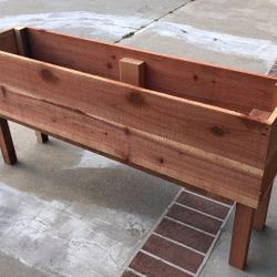 Custom Beautiful privacy wall Tomato Tower Planter Box Garden Bed Decor Outdoor Design cedar redwood 