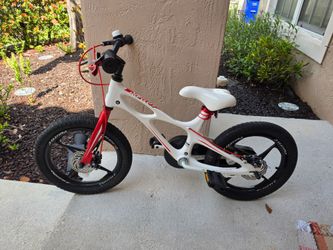 CHILDRENS BIKE