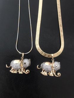 Gold plated elephant 🐘 pendant with chain (big chain $25 each)(small $18 each)