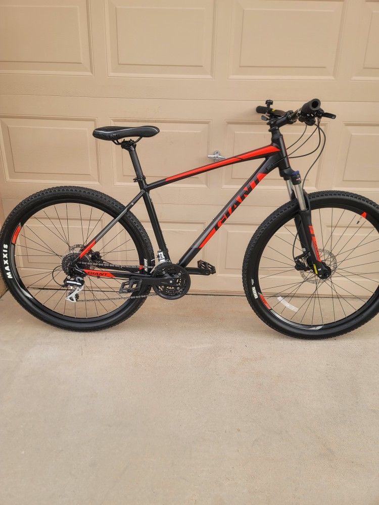 Giant talon 3 black and red hot sale