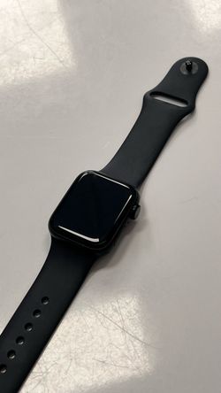 Apple Watch SE 2nd gen 40mm gps only