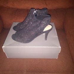 New,  Size 6 1/2