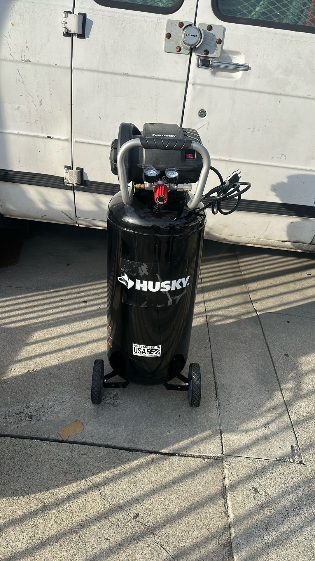 Husky 200psi 20 Gallon Electric Air Compressor 