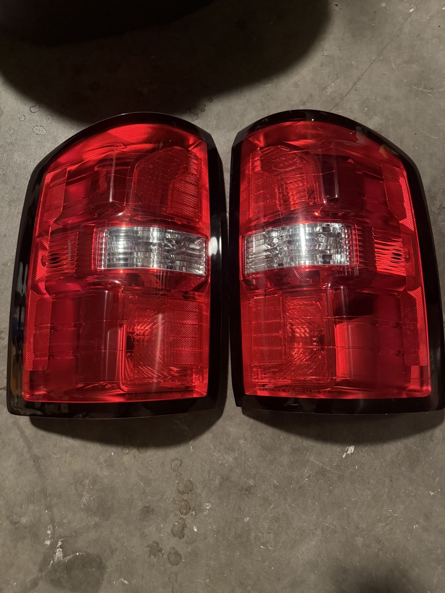 GMC Tail Lights (2014-2019)