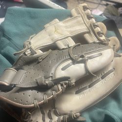 Mizuno Prime Elite softball glove 