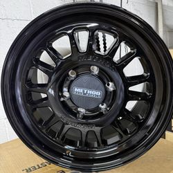 17”x8.5” GLOSS BLACK MR318 METHOD WHEELS FOR SALE!!!!!6x139.7