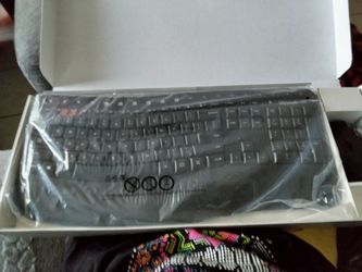 (BRAND NEW) MICROSOFT WIRELESS COMFORT 5050 DESKTOP KEYBOARD/MOUSE