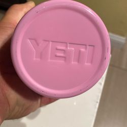 YETI  HELLO KITTY 