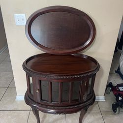 Oval Tray Top Mahogany Display Table by Niagara Furniture